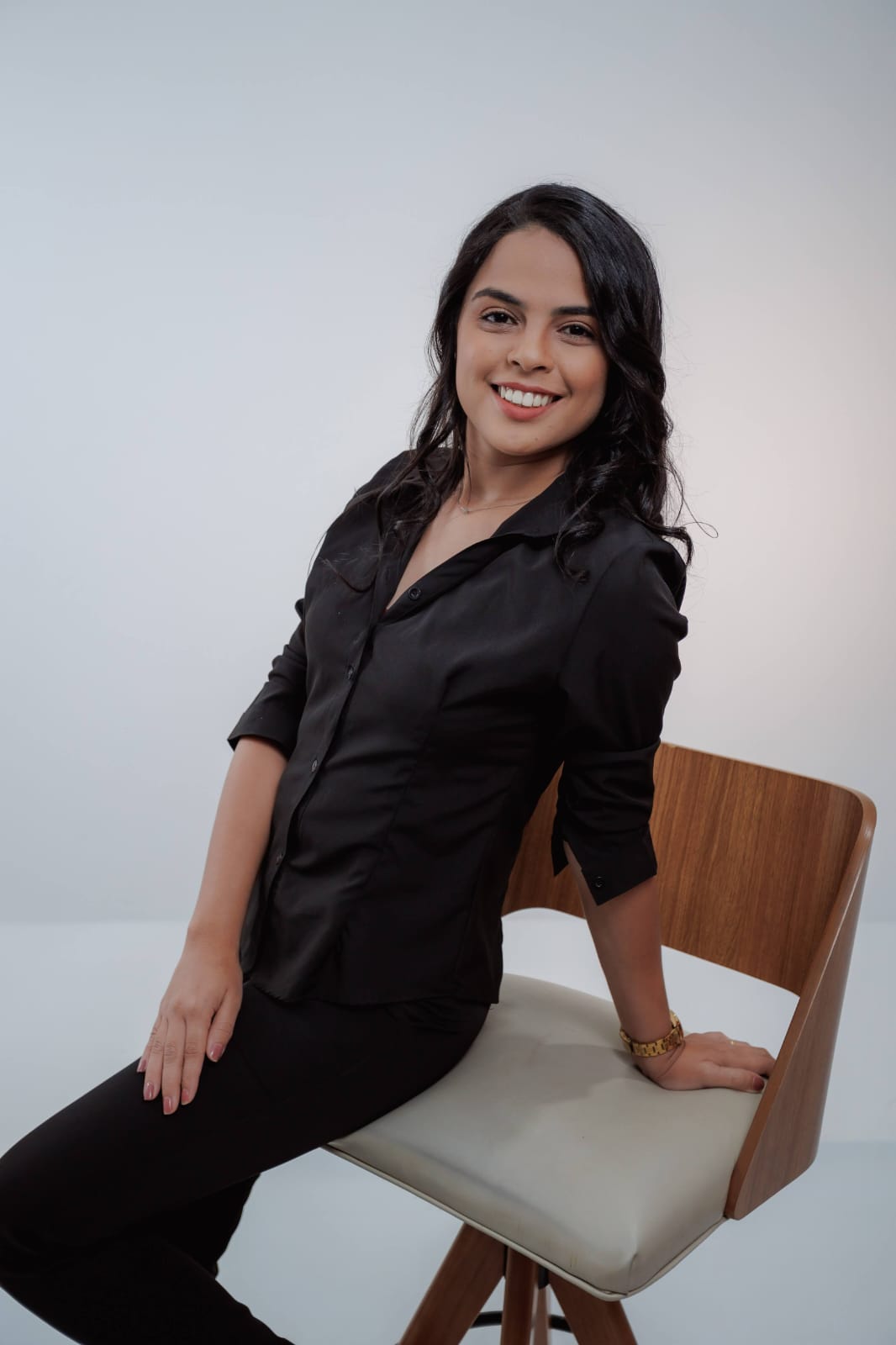Dhielly Hale — professora de inglês ao vivo